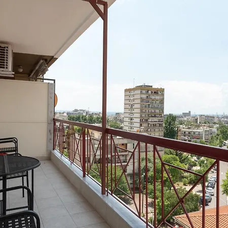 Minimalist W/ View Apartment *