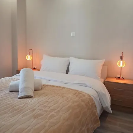 Minimalist W/ View Apartment *