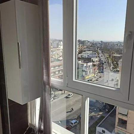 Minimalist W/ View Apartament